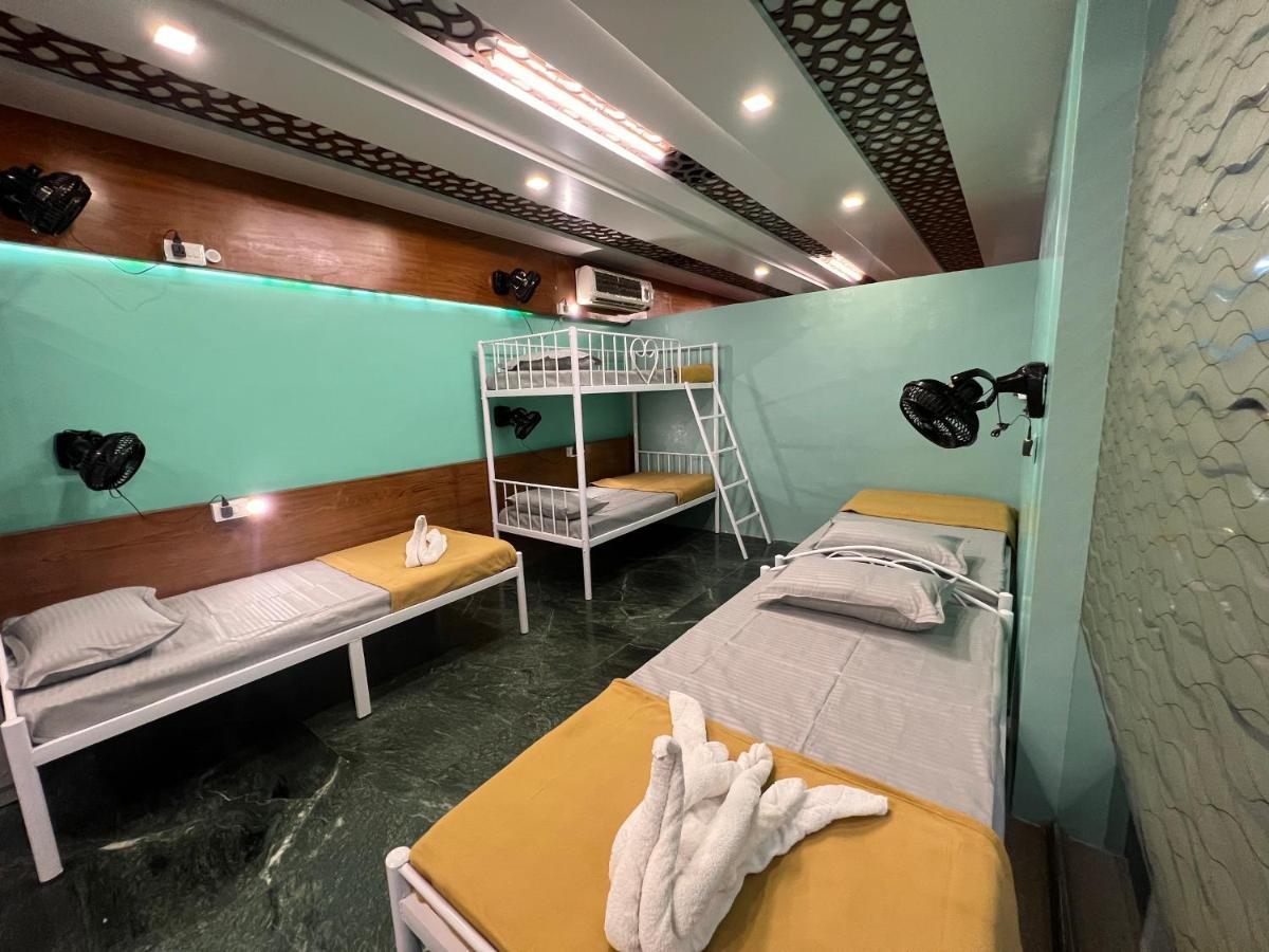 Backpackers Hostel Poona Buitenkant foto
